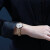 オーストリアマイニ（Emporo Ammani）満天の星フューシのダイヤド女史の腕時計の女子学生のシンプルな文字盤クウォーク腕時計の縁で満天の星AR 11059